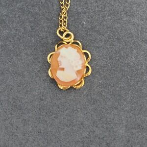 Cameo Pendant 1/20 12KGF 18 Inch Necklace Carved Profile Scalloped Dainty Simple